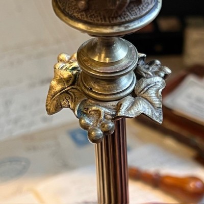 Tripod candlestick with lion paws - XIXth century candleholder