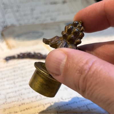 Mouchette à Pomme de pin - Bronze - Eteignoir à bougie - XIXème