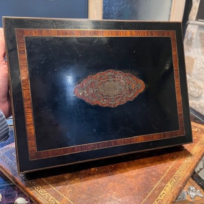 Coffret Napoléon III en bois laqué noir et marqueterie - XIXème siècle
