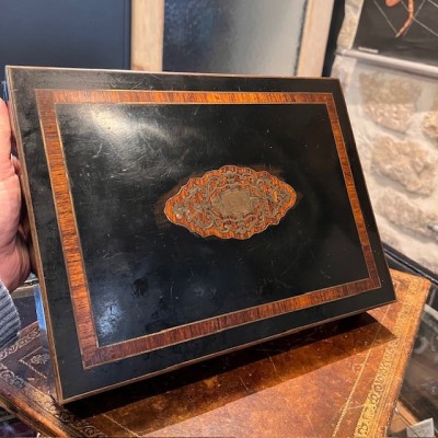 Coffret Napoléon III en bois laqué noir et marqueterie - XIXème siècle