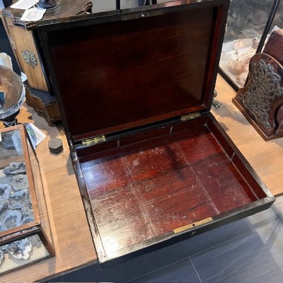 Coffret Napoléon III en bois laqué noir et marqueterie - XIXème siècle