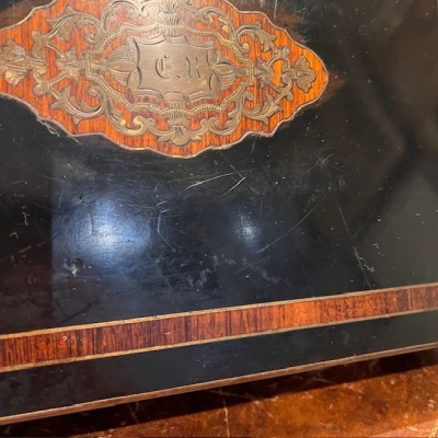 Coffret Napoléon III en bois laqué noir et marqueterie - XIXème siècle