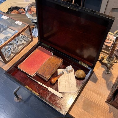 Coffret Napoléon III en bois laqué noir et marqueterie - XIXème siècle