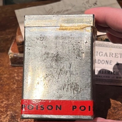 Codéine - POISON - Ancienne boîte en métal de pharmacie