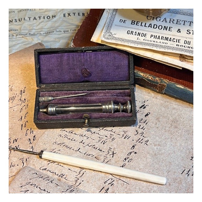 Antique hypodermic syringe of PRAVAZ - End of the 19th