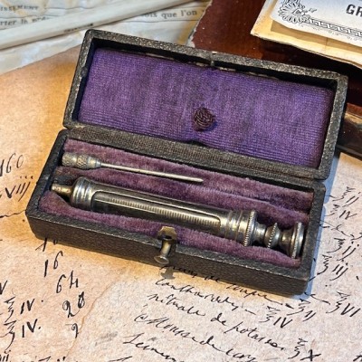 Antique hypodermic syringe of PRAVAZ - End of the 19th