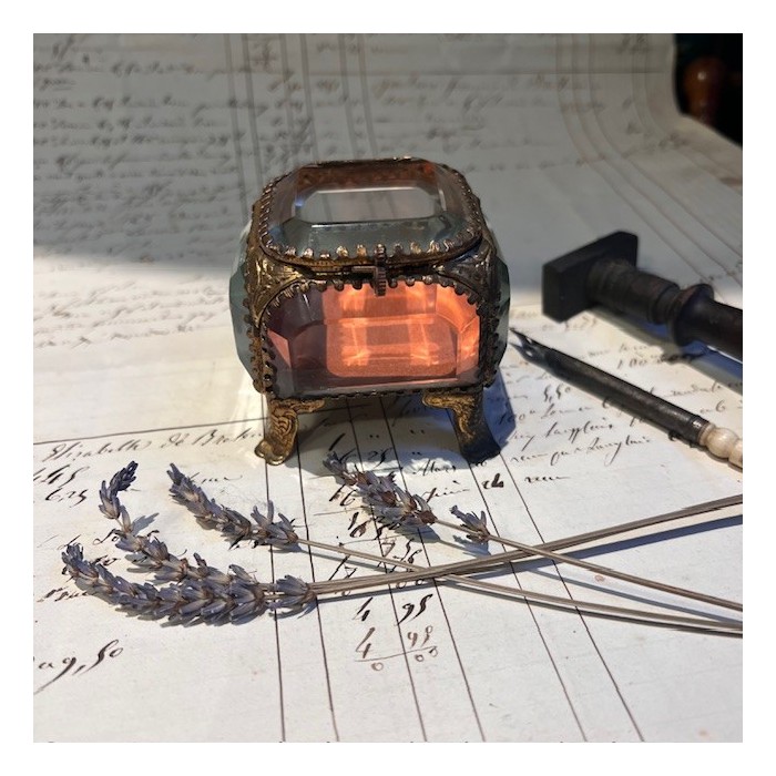 Boite reliquaire du XIXème siècle - Coffret à bijoux