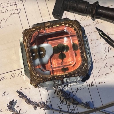 Boite reliquaire du XIXème siècle - Coffret à bijoux