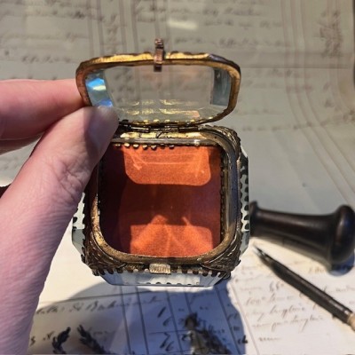 Boite reliquaire du XIXème siècle - Coffret à bijoux