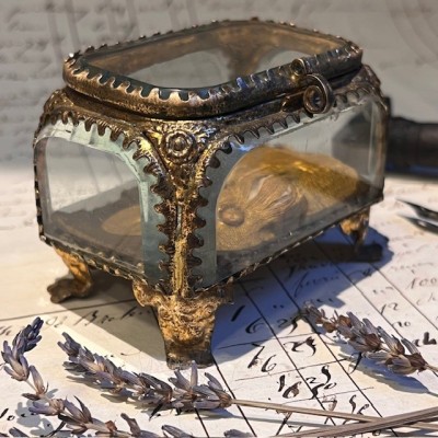 Boite reliquaire du XIXème siècle - Coffret à bijoux