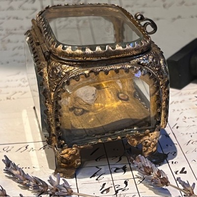 Boite reliquaire du XIXème siècle - Coffret à bijoux