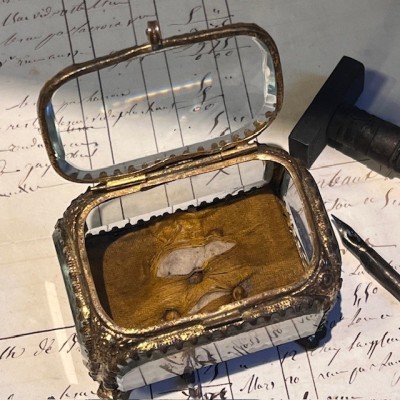 Boite reliquaire du XIXème siècle - Coffret à bijoux