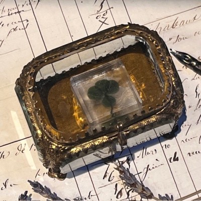 Boite reliquaire du XIXème siècle - Coffret à bijoux