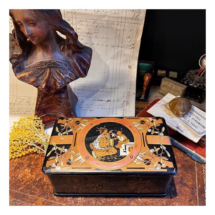 Lacquered boiled cardboard sewing box - Japonism decoration - 1860