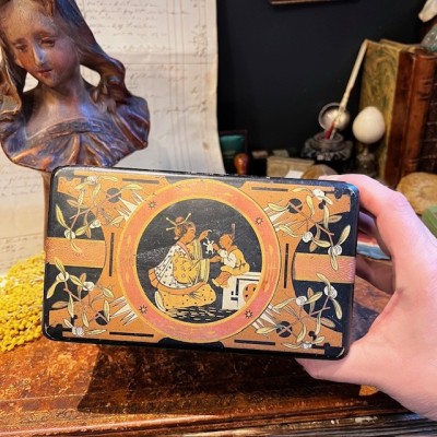 Lacquered boiled cardboard sewing box - Japonism decoration - 1860