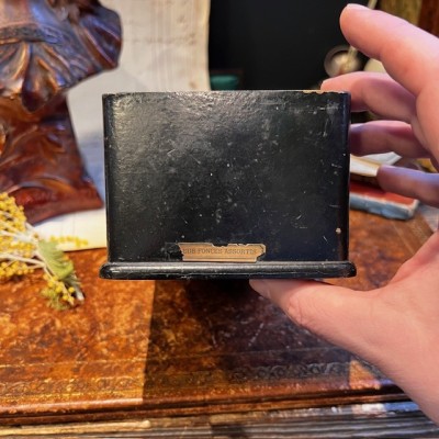 Lacquered boiled cardboard sewing box - Japonism decoration - 1860