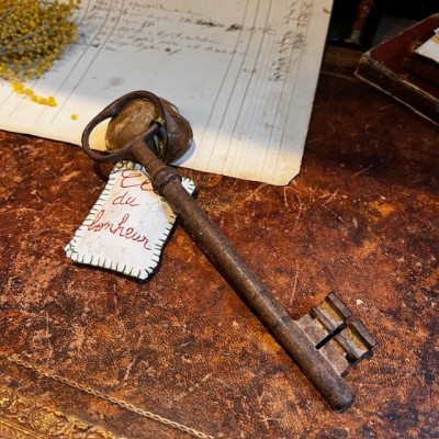 Happiness Key by  "Marius à Paris" - Lavender