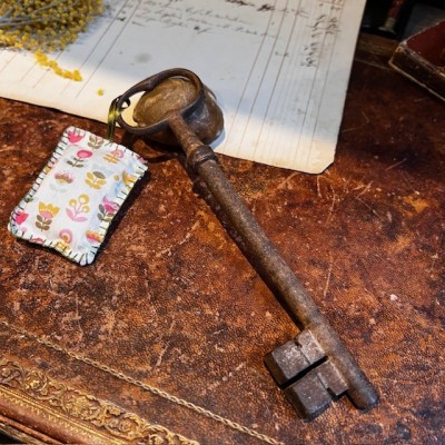 Happiness Key by  "Marius à Paris" - Lavender