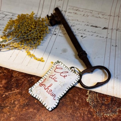 Happiness Key by  "Marius à Paris" - Lavender