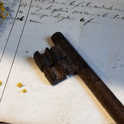 Happiness Key by  "Marius à Paris" - Lavender