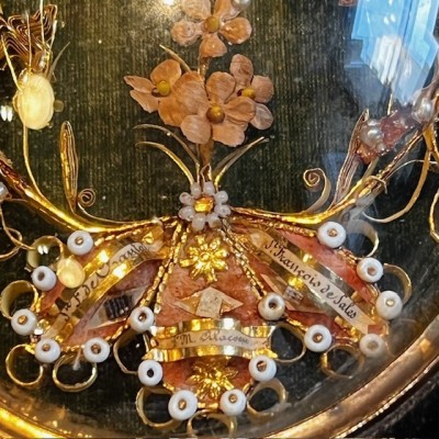 Paper quilling reliquary - Napoleon III oval frame - 19th century