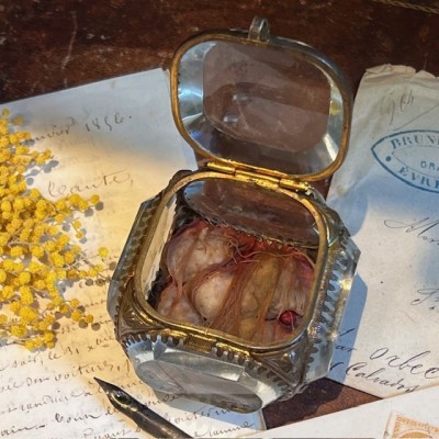 Boite reliquaire du XIXème siècle - Coffret à bijoux