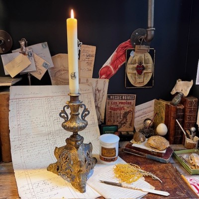 Bougeoir Flambeau Tripode - Style Troubadour - Napoléon III en laiton