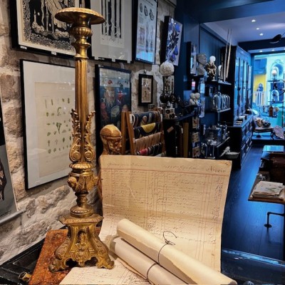 Large Neo-Renaissance chased brass altar candleholder - 19th century