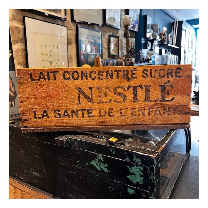Antique wooden advertising case - Nestlé milk - stencil inscriptions