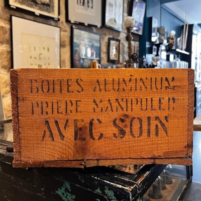 Antique wooden advertising case - Nestlé milk - stencil inscriptions