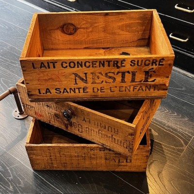 Antique wooden advertising case - Nestlé milk - stencil inscriptions