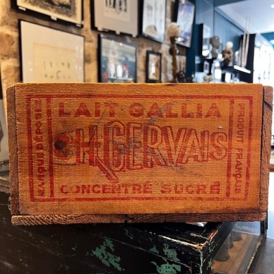 Antique wooden advertising case - Gallia/Gervais milk 1947/1955