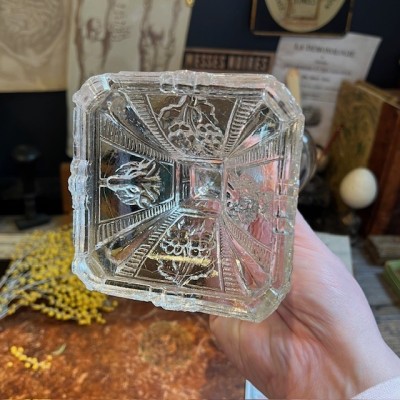 Antique glass oil lamp in pressed molded glass - Provence - 19th