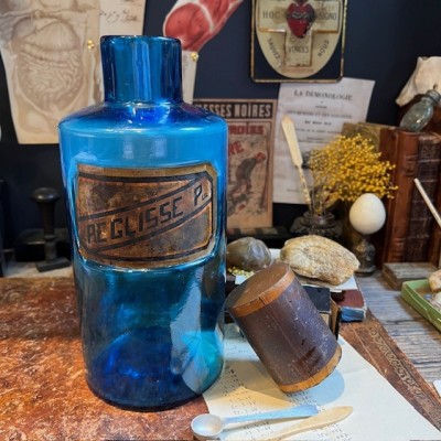 Licorice powder - Antique Cobalt blue glass apothecary jar - Pharmacy
