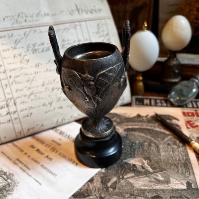 Pyrogen - Antique matchholder - Bat motif - Bronze - 1900