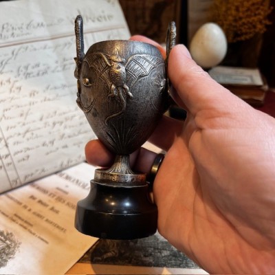 Pyrogène - Porte-allumettes - 1900 à motif de chauve-souris - Bronze