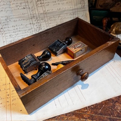 Le Tiroir du Pharmacien - Petit Tiroir de pharmacie ancien en bois