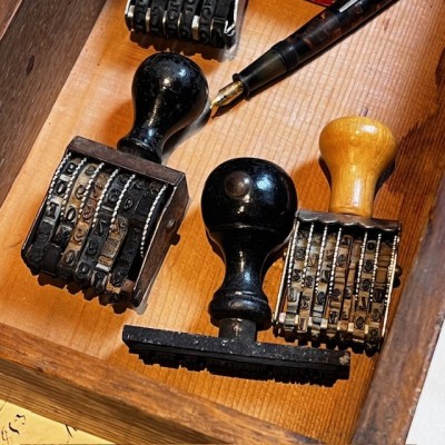 Le Tiroir du Pharmacien - Petit Tiroir de pharmacie ancien en bois