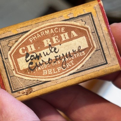 Le Tiroir du Pharmacien - Petit Tiroir de pharmacie ancien en bois