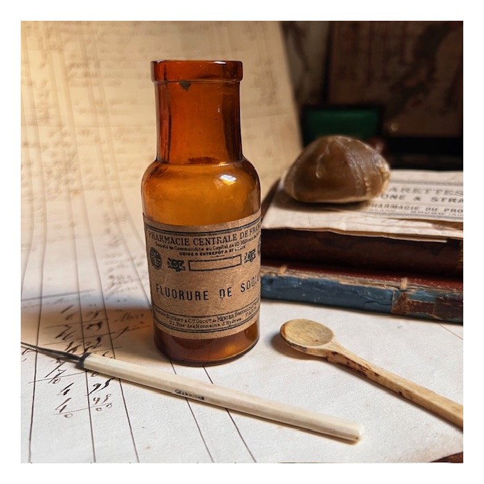 Fluorure de sodium - Vintage pharmacy bottle - Apothecary