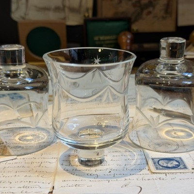 Petite cloche ancienne en verre gravé