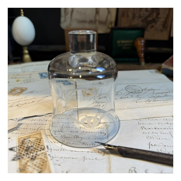 Petite cloche ancienne en verre gravé