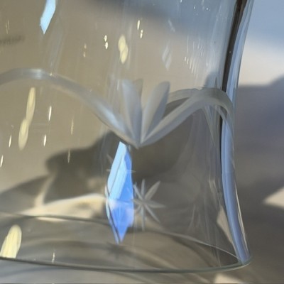 Petite cloche ancienne en verre gravé