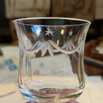 Petite cloche ancienne en verre gravé