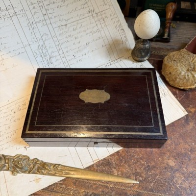 Napoleon III compartmentalised box in rosewood veneer