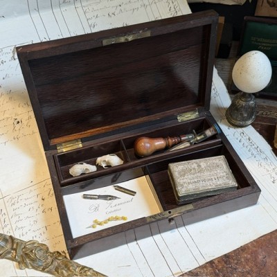 Napoleon III compartmentalised box in rosewood veneer