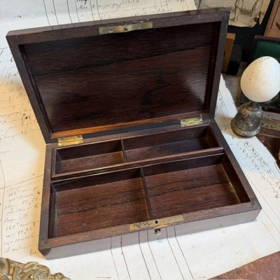 Boîte de salon Napoléon III en bois de rose et marqueterie - Dominos