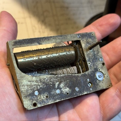 Mechanical cigar dispenser - Cylindrical cigar box - Napoleon III period