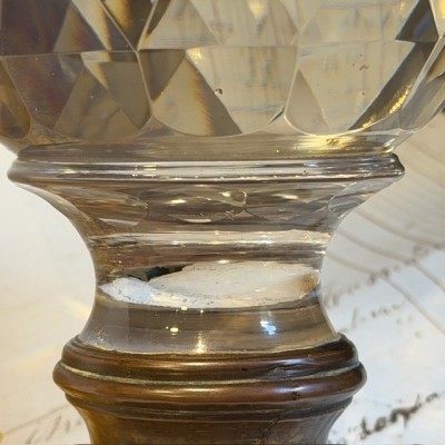 Boule d'Escalier en Cristal Facetté sur Socle en Bronze Patiné
