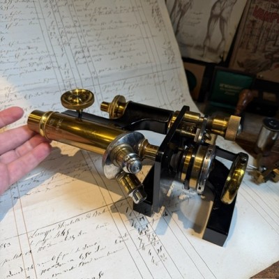 Microscope Stiassnie Paris en laiton - Coffret acajou - 1905/1908